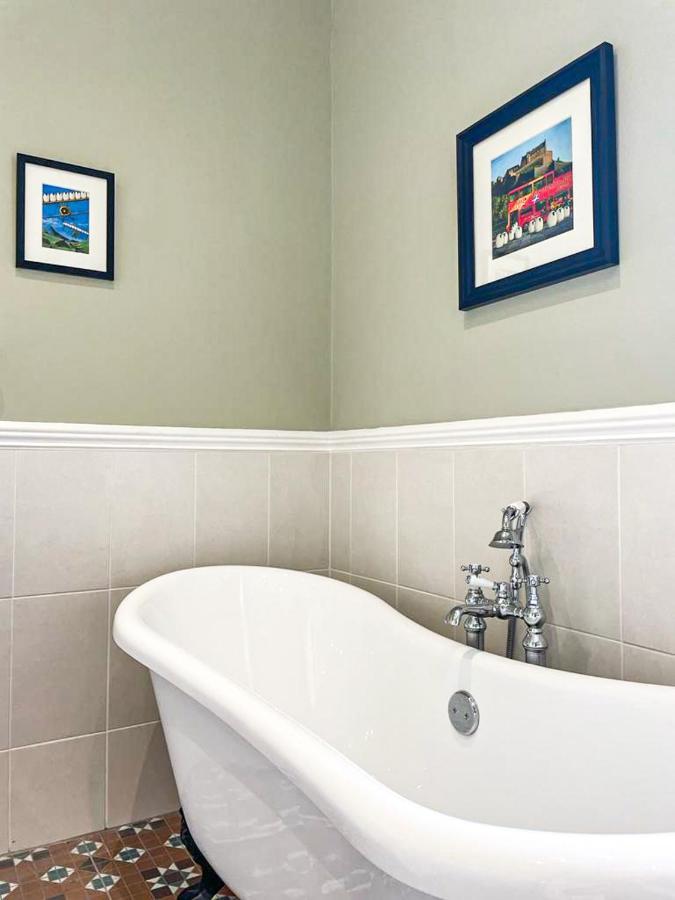 Remarkable 5Br Townhouse With Garden, Sleeps 12 EDI Buitenkant foto