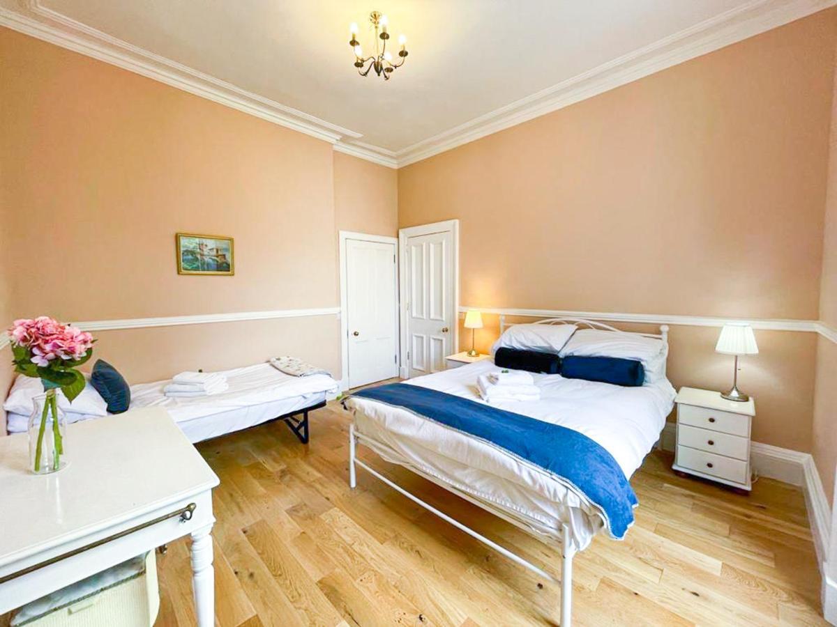 Remarkable 5Br Townhouse With Garden, Sleeps 12 EDI Buitenkant foto