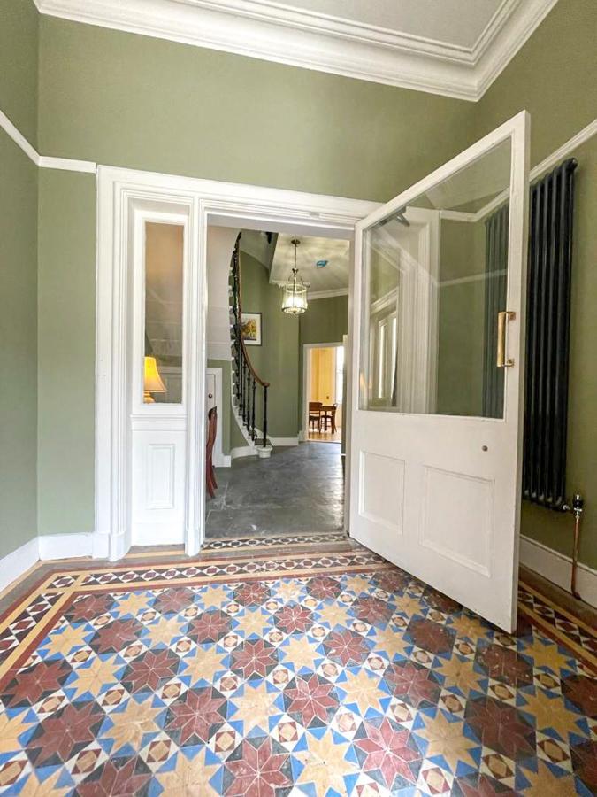 Remarkable 5Br Townhouse With Garden, Sleeps 12 EDI Buitenkant foto