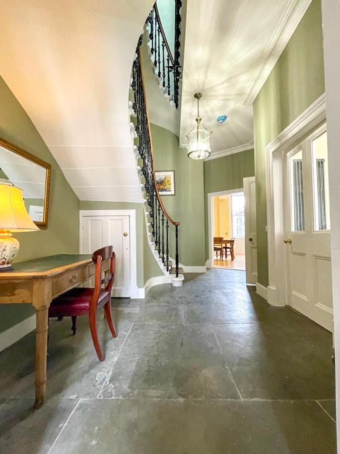 Remarkable 5Br Townhouse With Garden, Sleeps 12 EDI Buitenkant foto