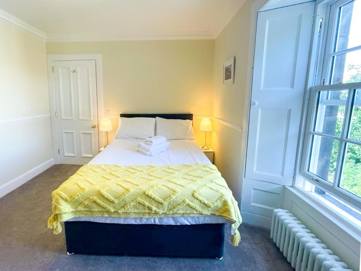 Remarkable 5Br Townhouse With Garden, Sleeps 12 EDI Buitenkant foto