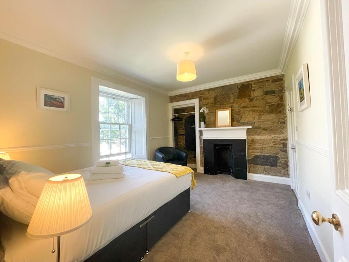 Remarkable 5Br Townhouse With Garden, Sleeps 12 EDI Buitenkant foto