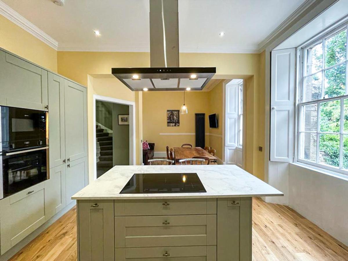 Remarkable 5Br Townhouse With Garden, Sleeps 12 EDI Buitenkant foto