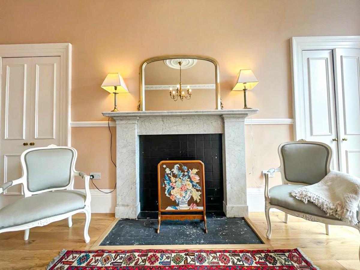 Remarkable 5Br Townhouse With Garden, Sleeps 12 EDI Buitenkant foto
