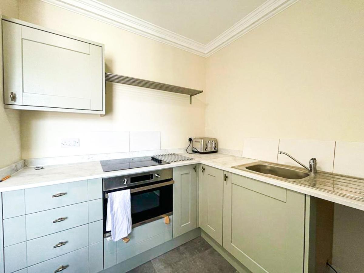 Remarkable 5Br Townhouse With Garden, Sleeps 12 EDI Buitenkant foto