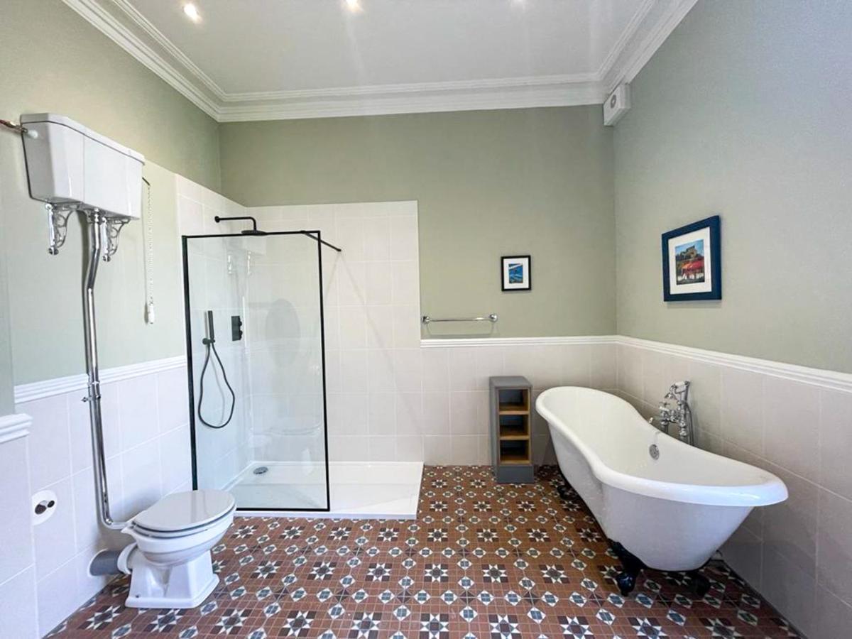 Remarkable 5Br Townhouse With Garden, Sleeps 12 EDI Buitenkant foto