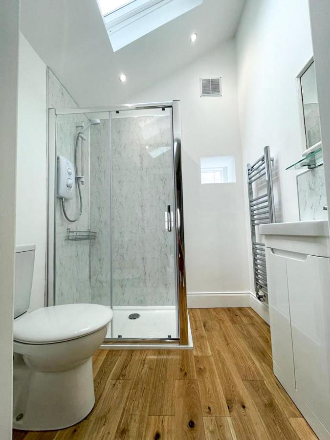 Remarkable 5Br Townhouse With Garden, Sleeps 12 EDI Buitenkant foto